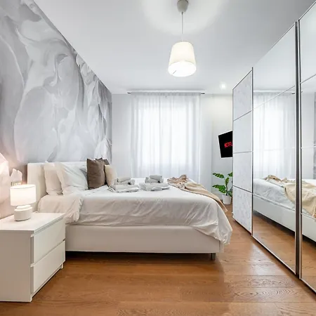 Via Indipendenza - Attico Di Lusso Con Piscina 아파트 볼로냐