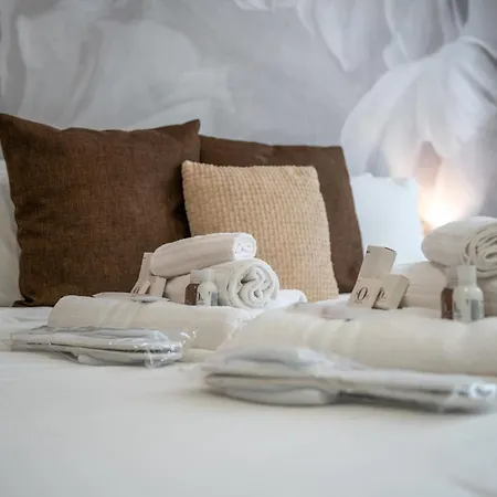 Via Indipendenza - Attico Di Lusso Con Piscina 볼로냐