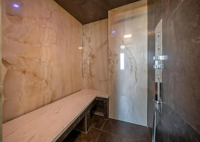 Via Indipendenza - Attico Di Lusso Con Piscina