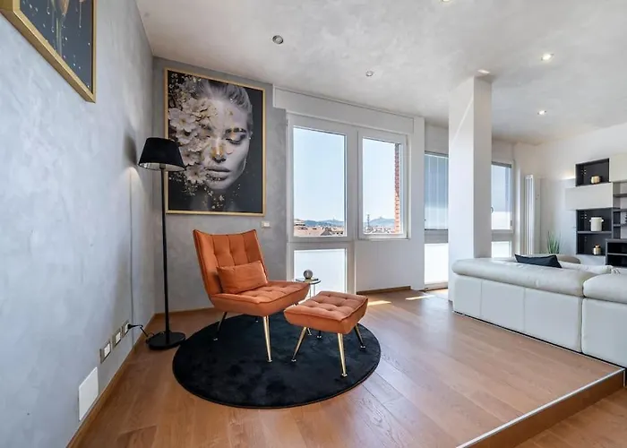 Via Indipendenza - Attico Di Lusso Con Piscina 아파트 볼로냐