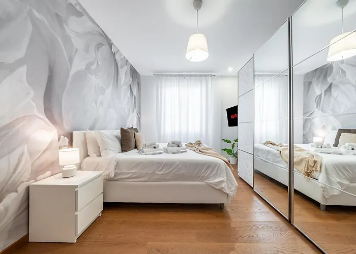 Via Indipendenza - Attico Di Lusso Con Piscina 아파트 볼로냐