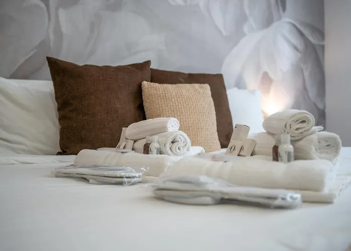 Via Indipendenza - Attico Di Lusso Con Piscina 볼로냐