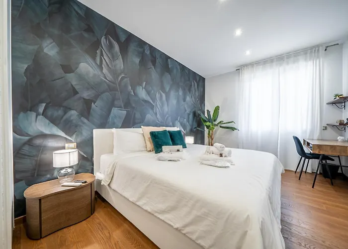 Via Indipendenza - Attico Di Lusso Con Piscina * 볼로냐