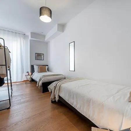 Via Indipendenza - Attico Di Lusso Con Piscina アパート ボローニャ