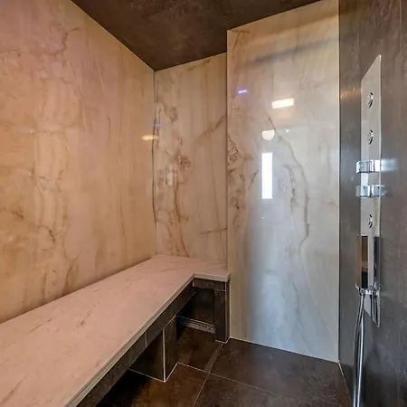 Via Indipendenza - Attico Di Lusso Con Piscina