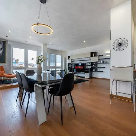 Via Indipendenza - Attico Di Lusso Con Piscina Apartmán