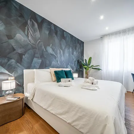 Via Indipendenza - Attico Di Lusso Con Piscina * ボローニャ