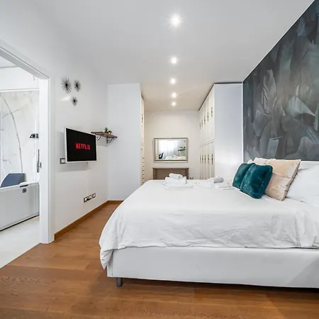 Via Indipendenza - Attico Di Lusso Con Piscina Apartment