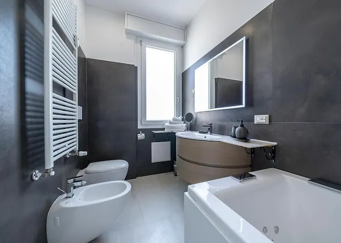 Via Indipendenza - Attico Di Lusso Con Piscina شقة *