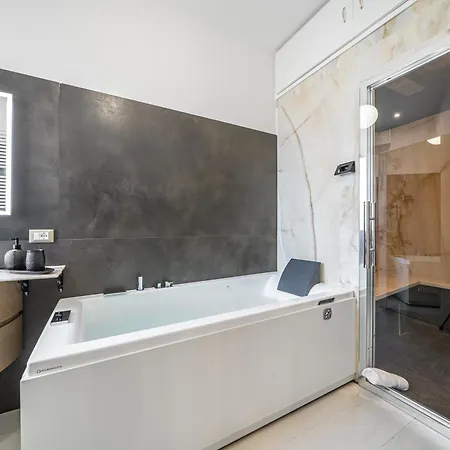 Апартаменты Via Indipendenza - Attico Di Lusso Con Piscina *