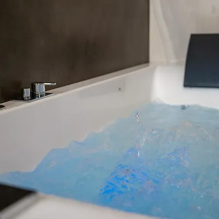 Via Indipendenza - Attico Di Lusso Con Piscina Apartmán