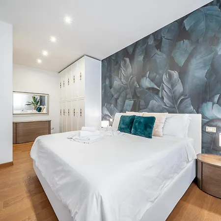 Via Indipendenza - Attico Di Lusso Con Piscina *